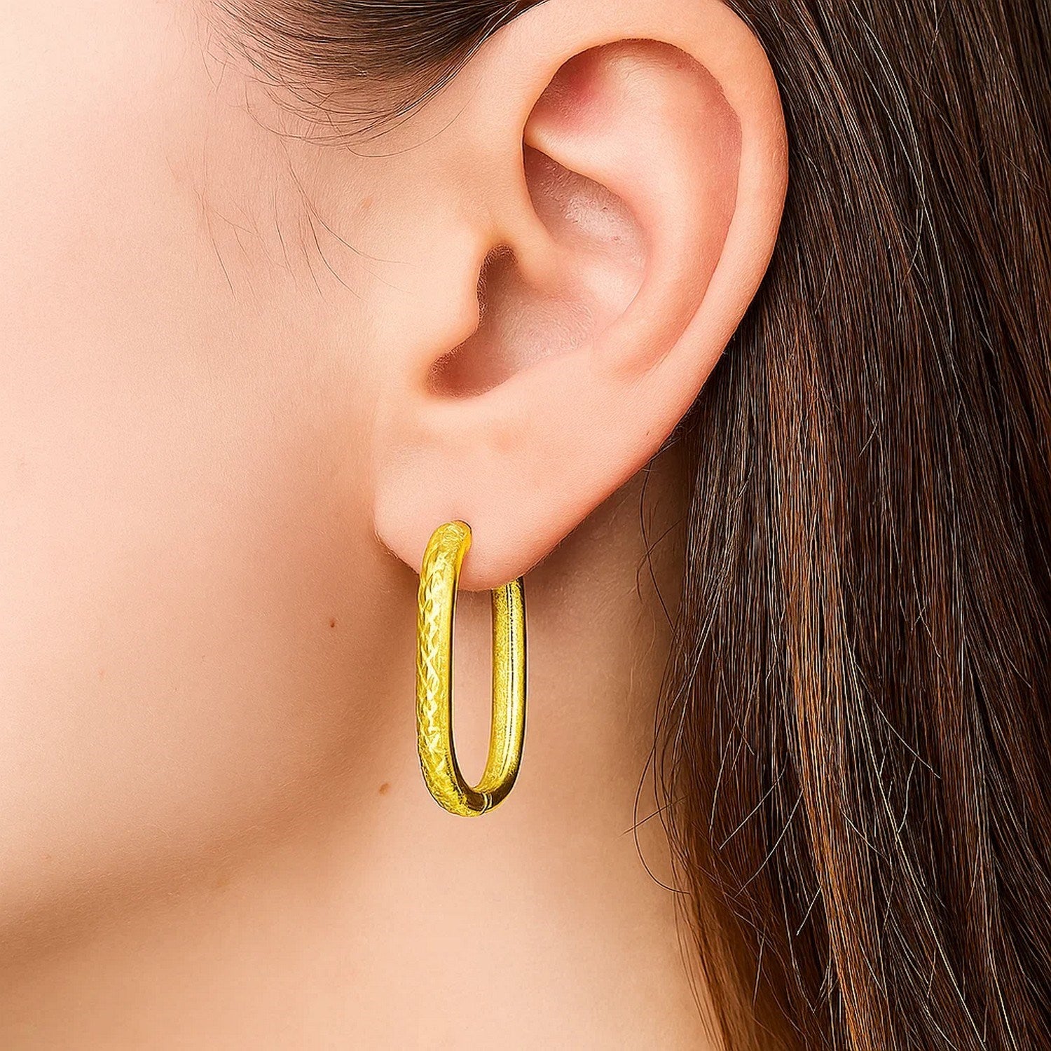 Endless Engraved Paperclip Hoop in 14K Yellow Gold