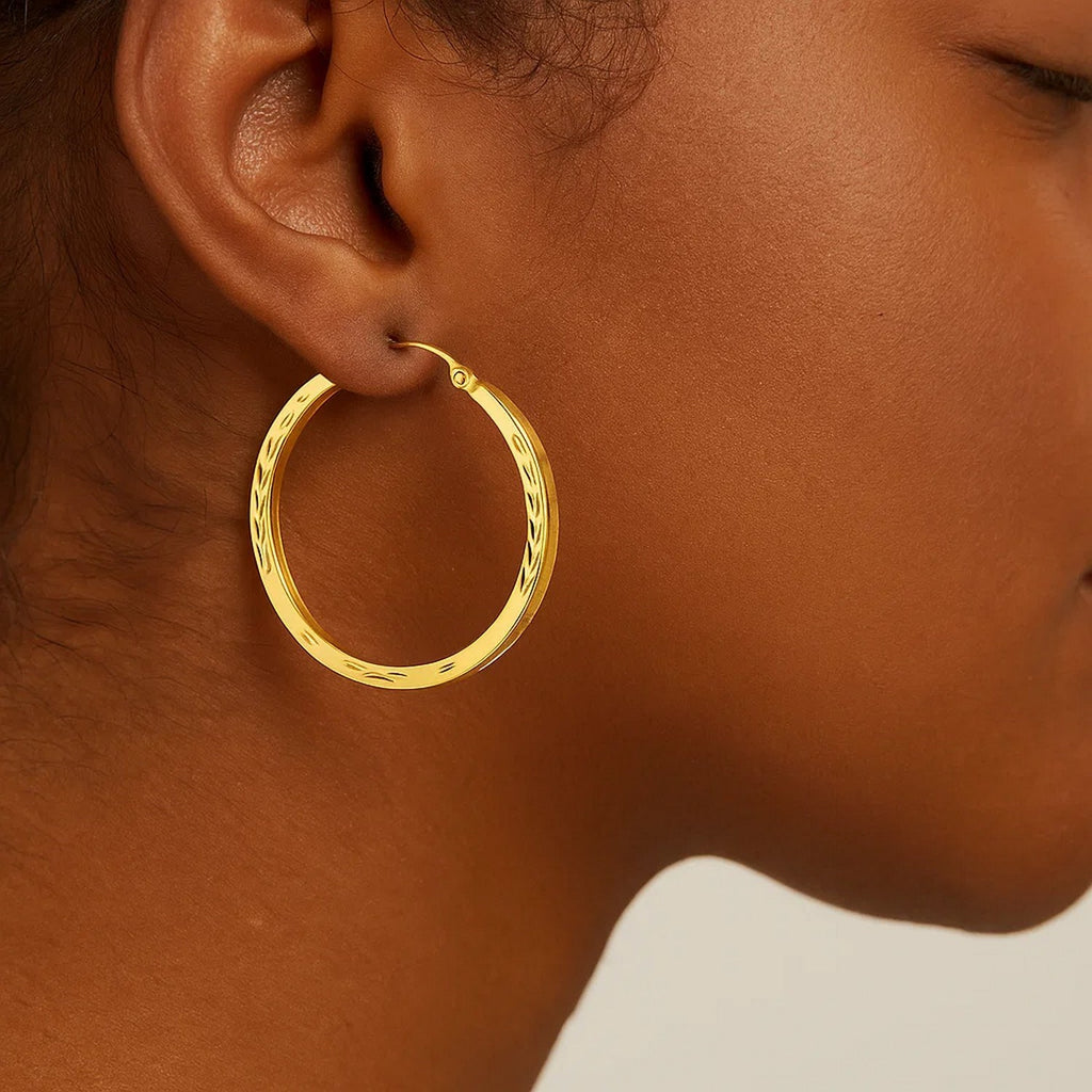 Diamond Cut Hoop in 14K Yellow Gold