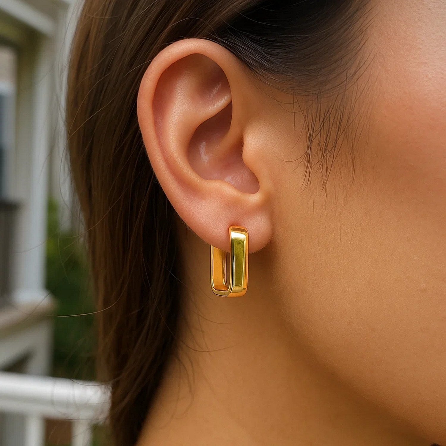 14 Yellow Square Hoop | 14K Yellow Gold | Chapman's Detroit