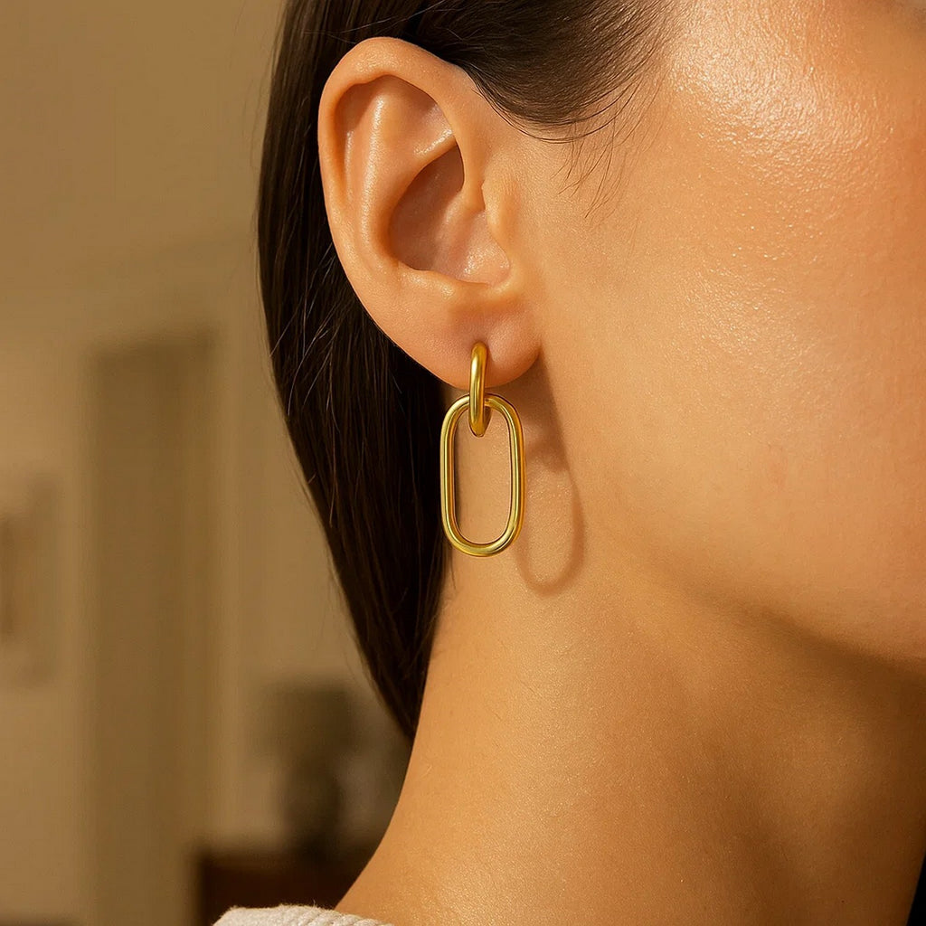 Polished Oval Linked Hoop in 14K Yellow Gold