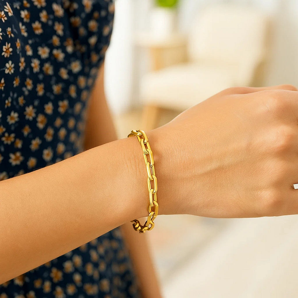 7 1/2 inch Paperclip Chain in 14KT Yellow Gold