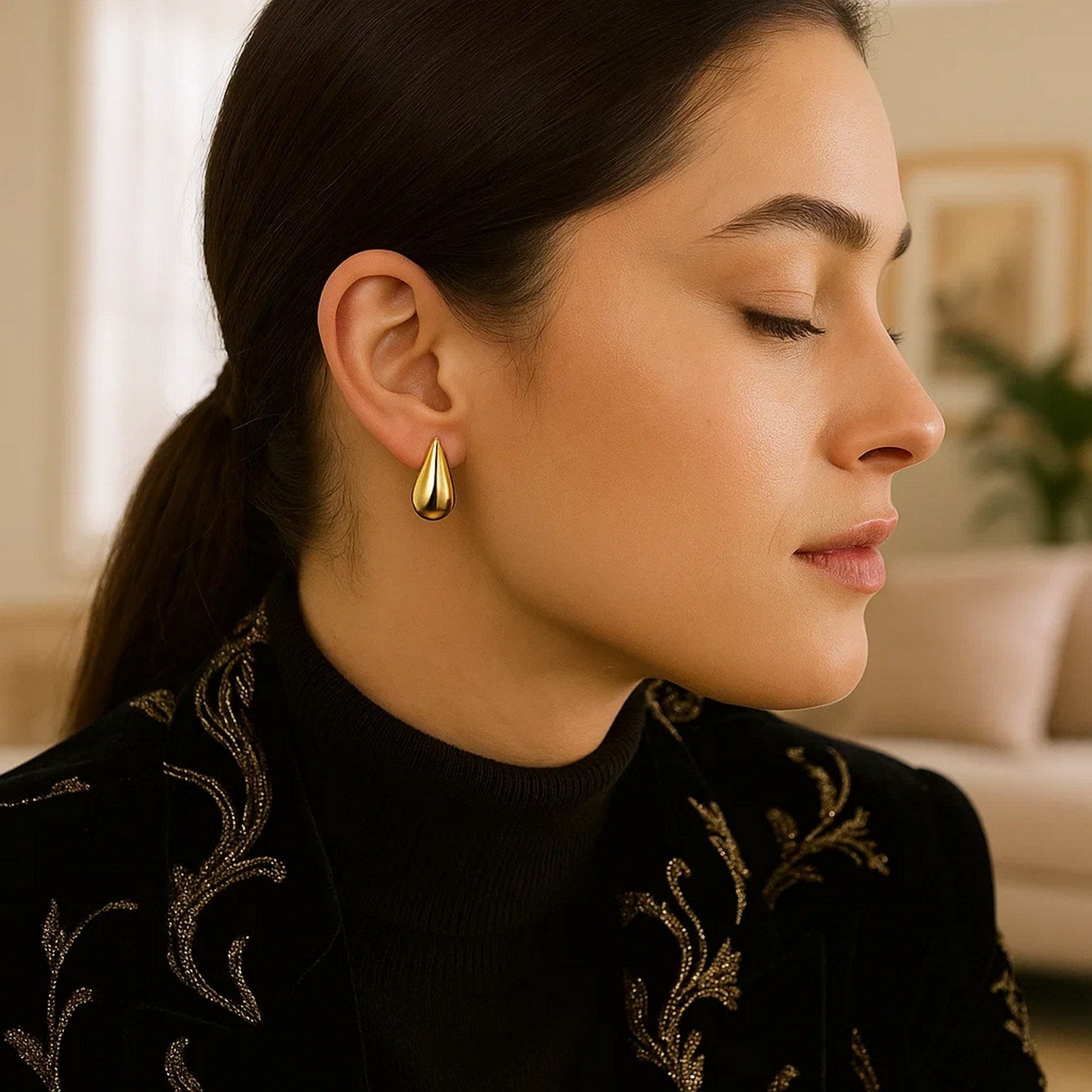 Small Raindrop Studs in 14K Yellow Gold