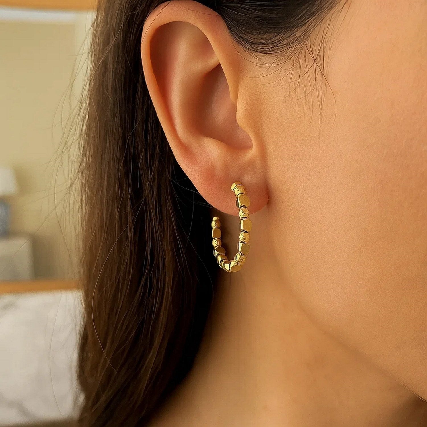 Pebble C Hoop in 14K Yellow Gold