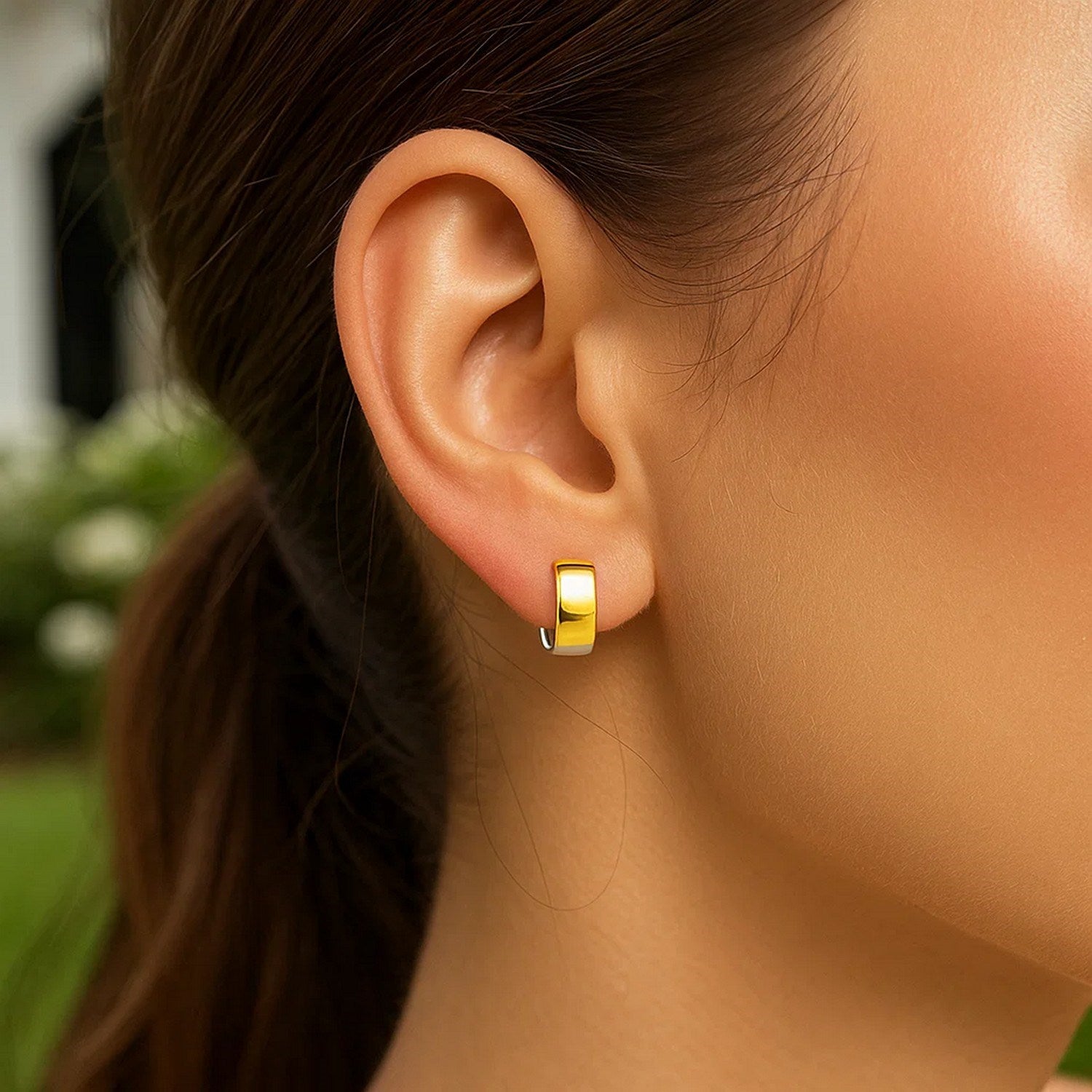 Reversible Snuggable Style in 14K Two-Tone Gold