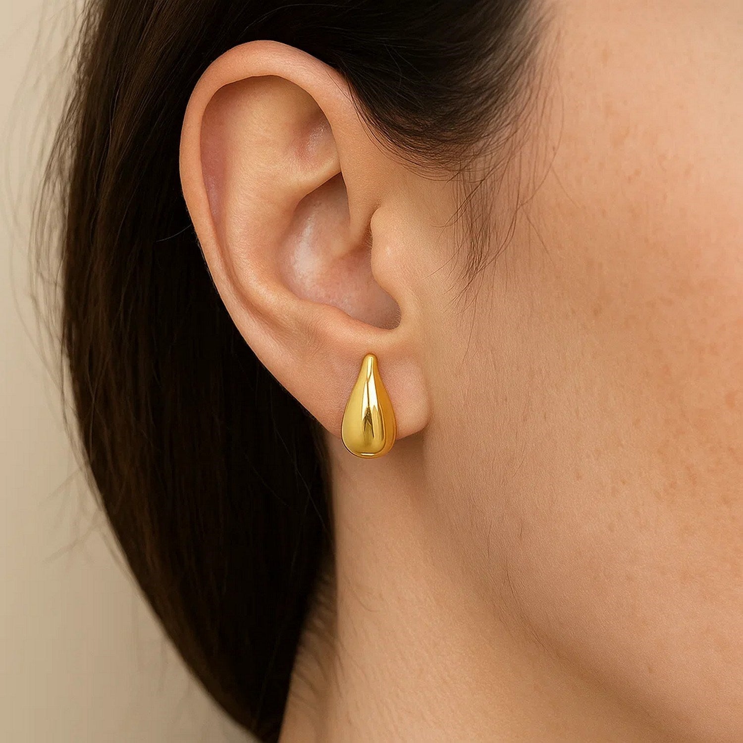 Small Raindrop Stud in 14K Yellow Gold