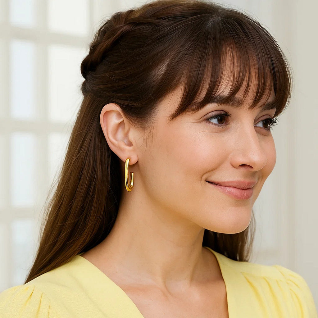 Paperclip Hoop in (27mmx12mm) in 14K Yellow Gold