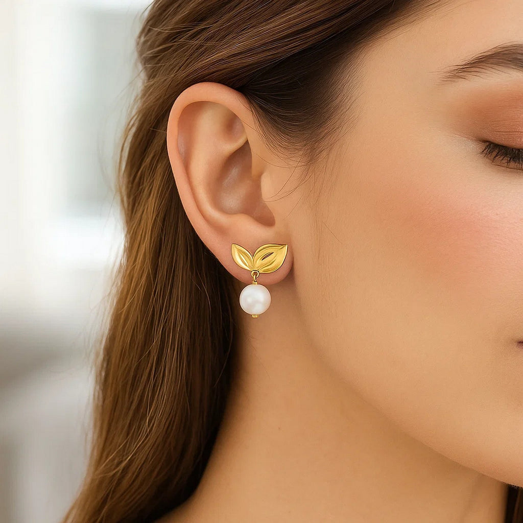 Pearl Drop with Cherry Leaf in 14K Yellow Gold