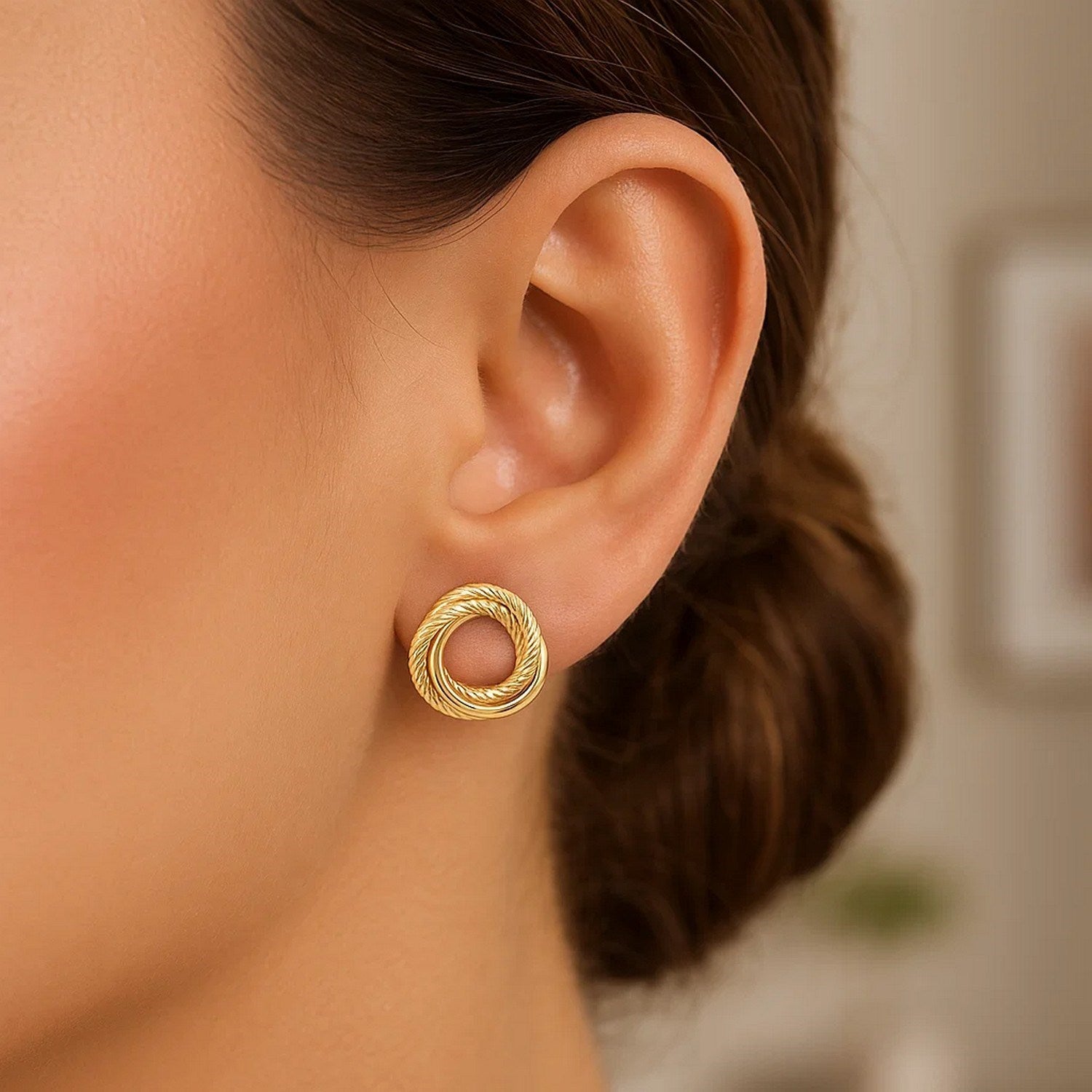 Diamond Cut Interlocking Trinity Stud in 14K Yellow Gold