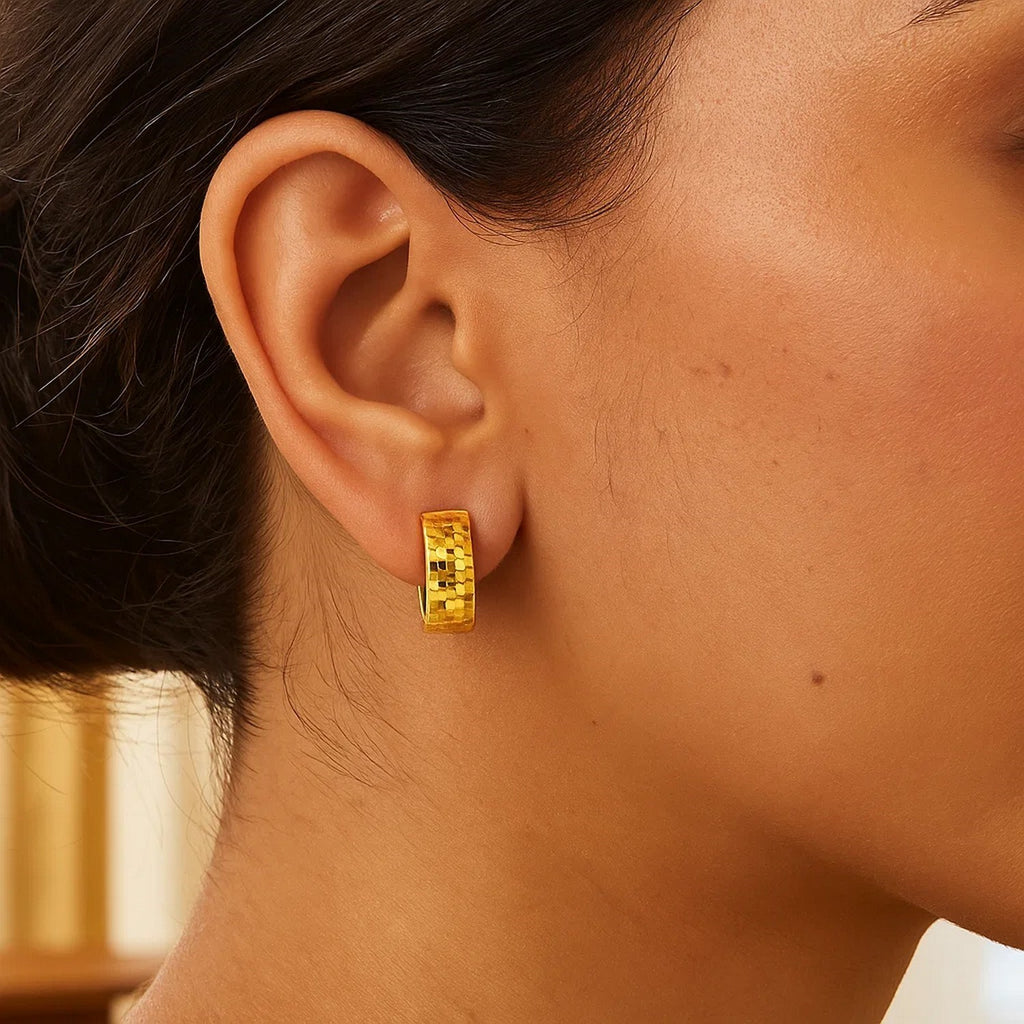Textured and Polished Hoop in 14K Yellow Gold