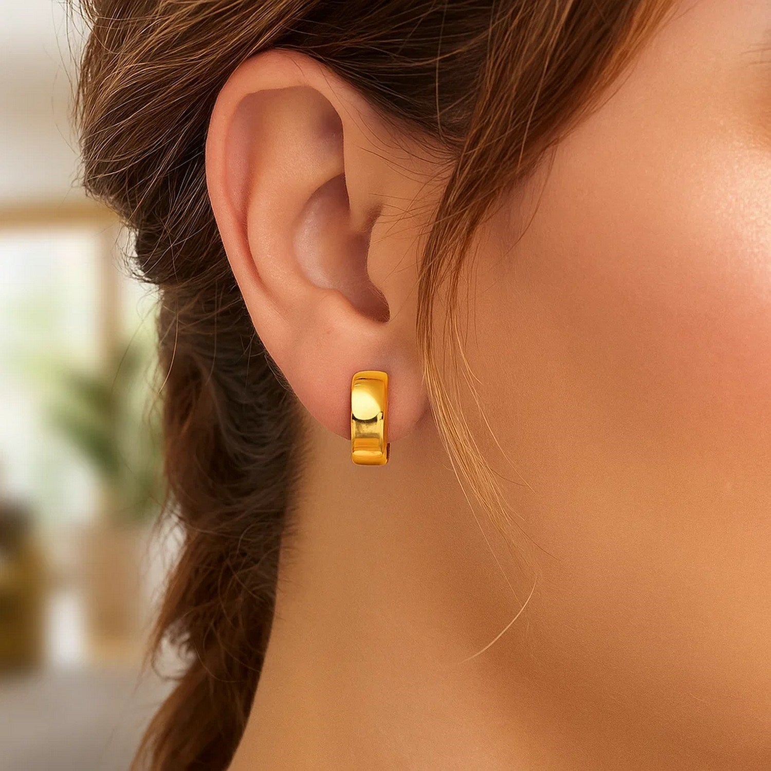 Textured and Polished Hoop in 14K Yellow Gold