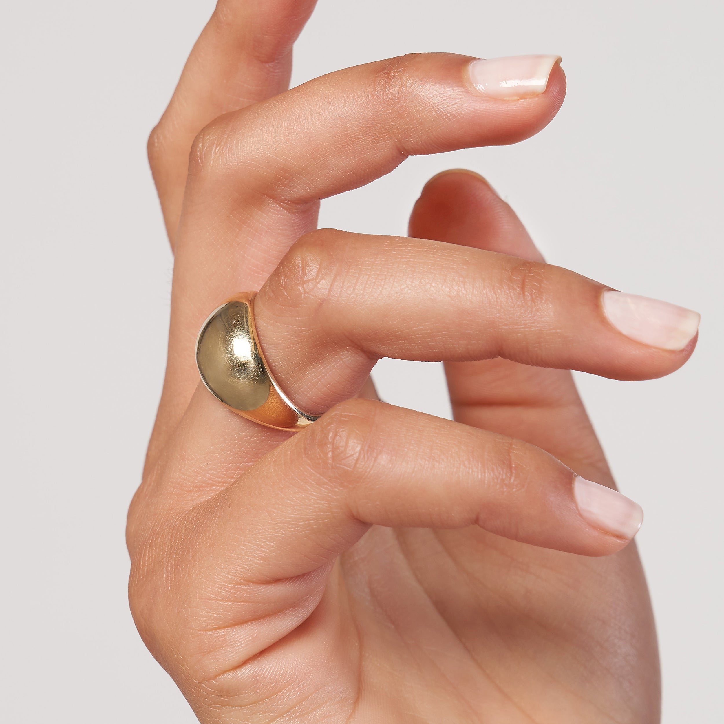 Graduated Narrow Dome Signet Ring — MOD1
